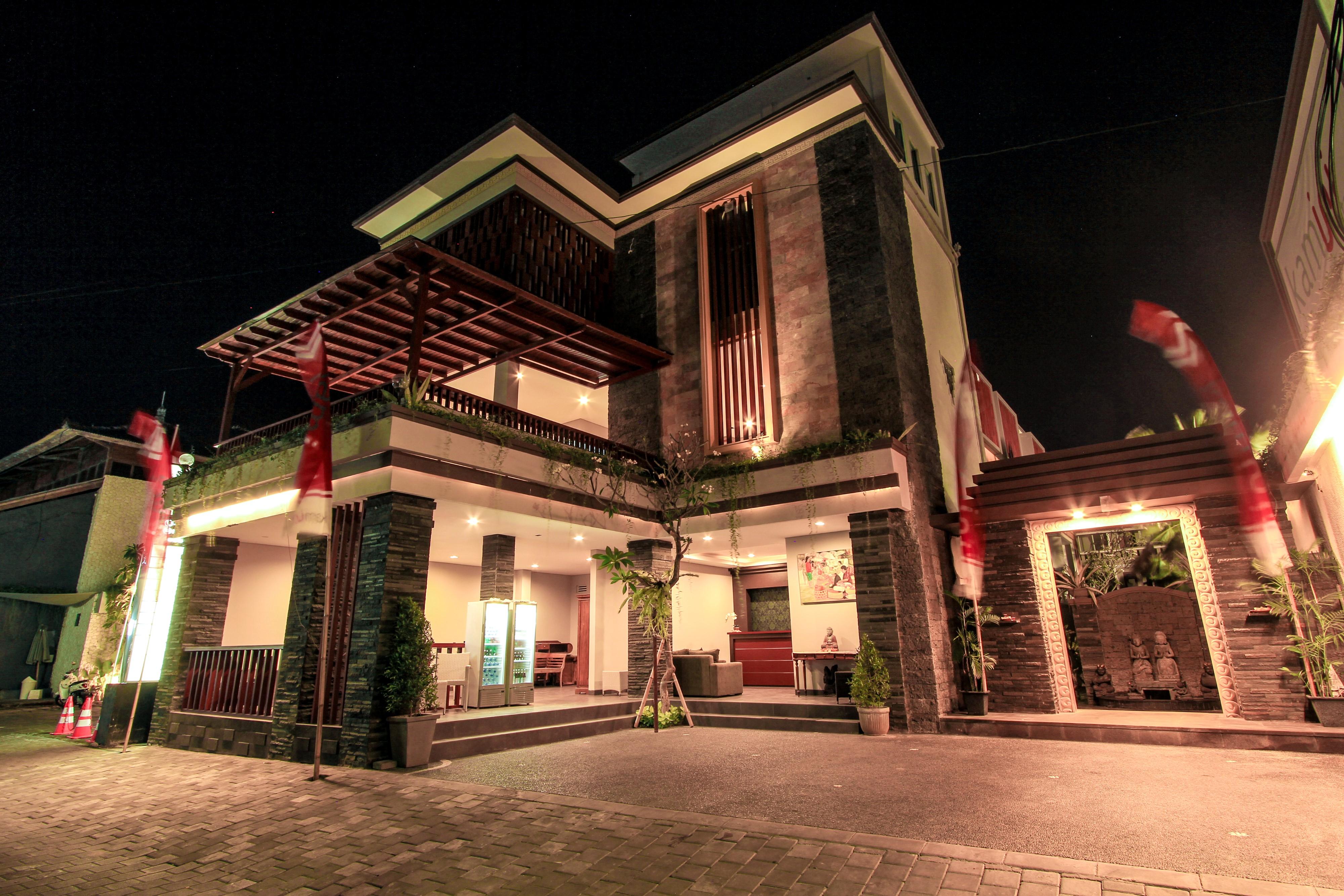 Transera Kamini Legian Hotel Exterior photo