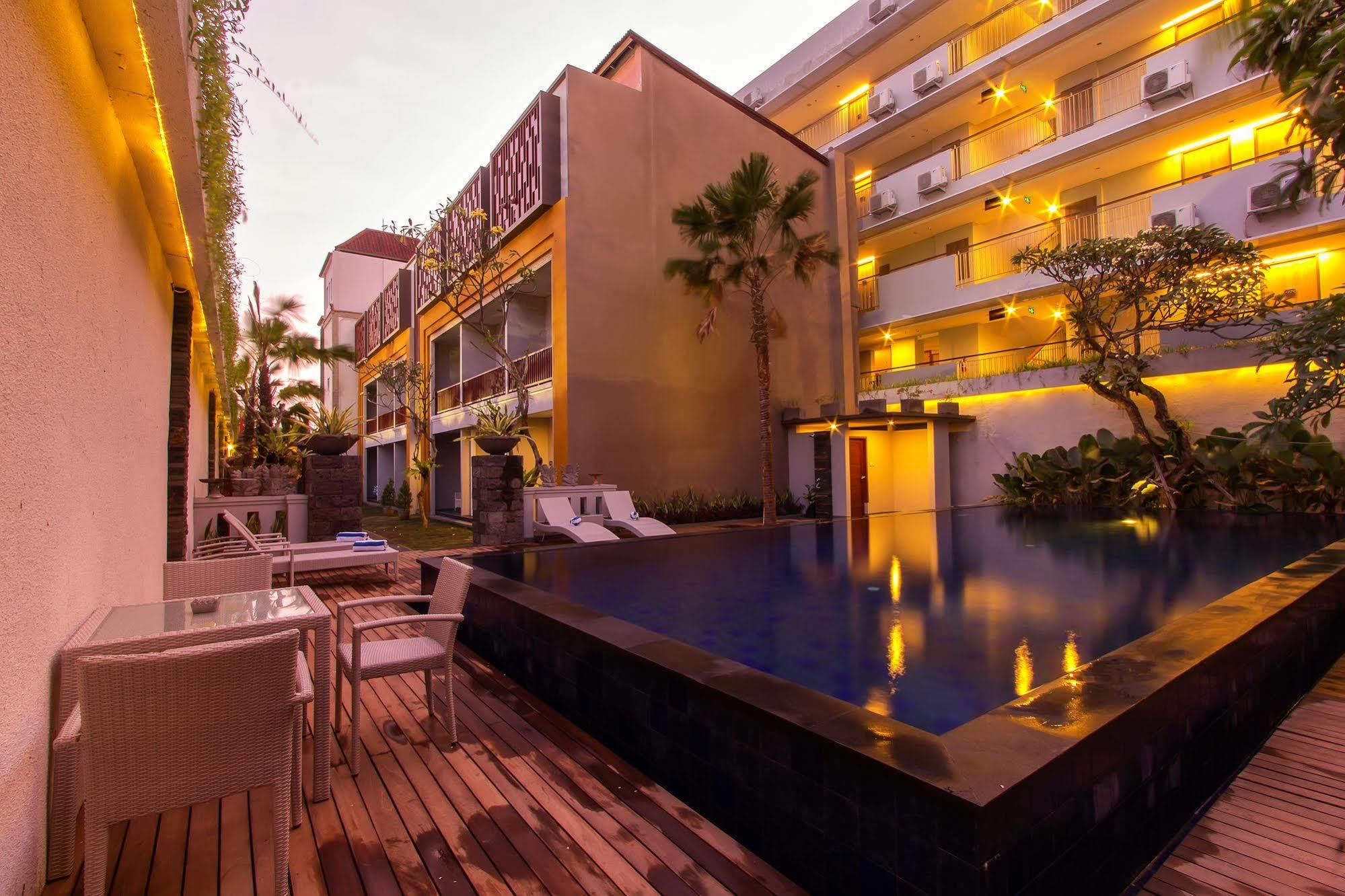 Transera Kamini Legian Hotel Exterior photo