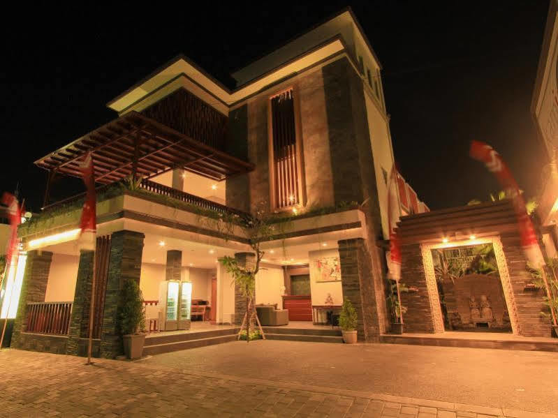 Transera Kamini Legian Hotel Exterior photo